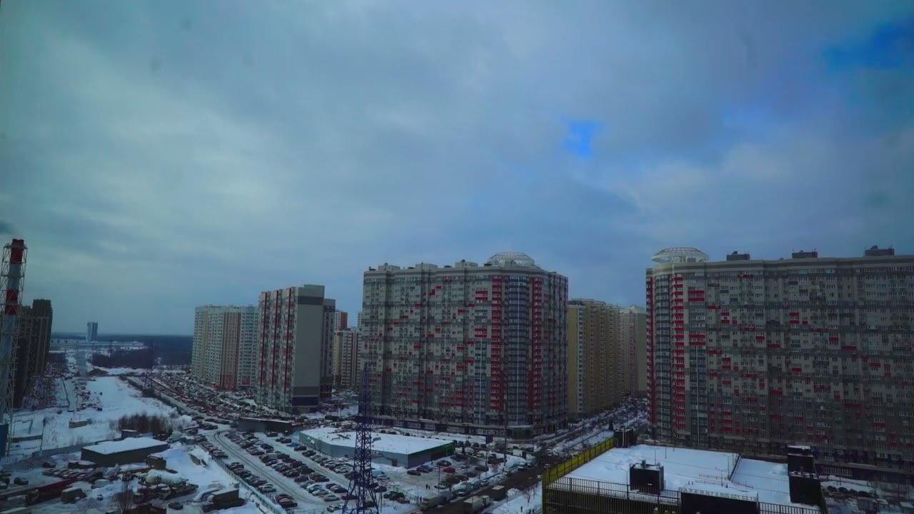 Облака бегут над районом. Вечер