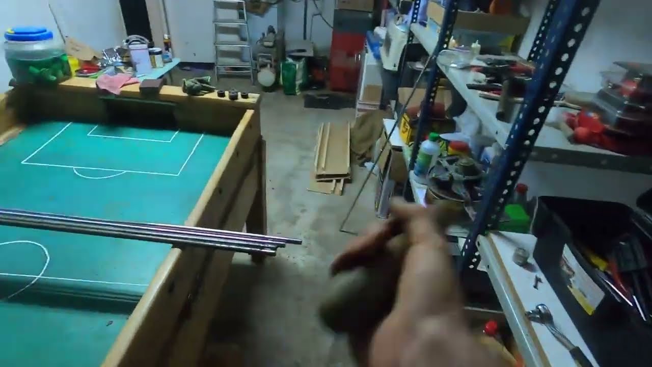 Limpiamos barras oxidadas!! || RESTAURACION FUTBOLIN valenciano