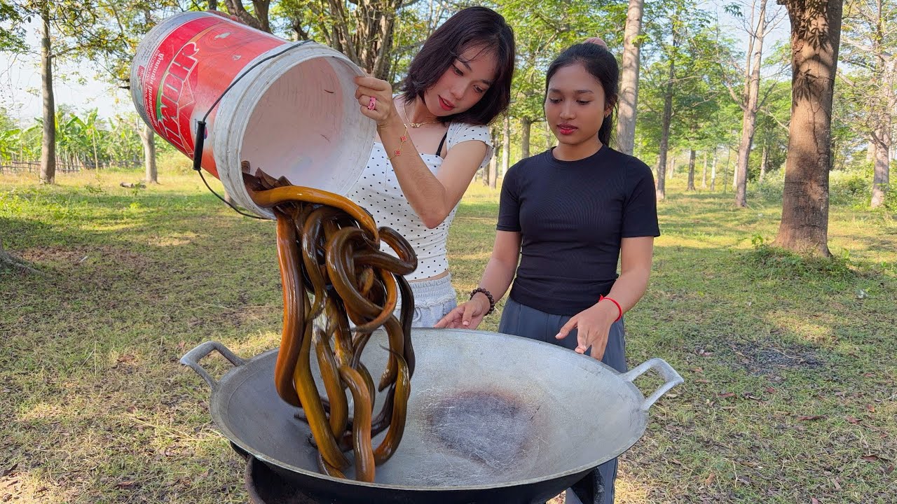 Amazing cooking eel and wash with lemon recipe with my sister