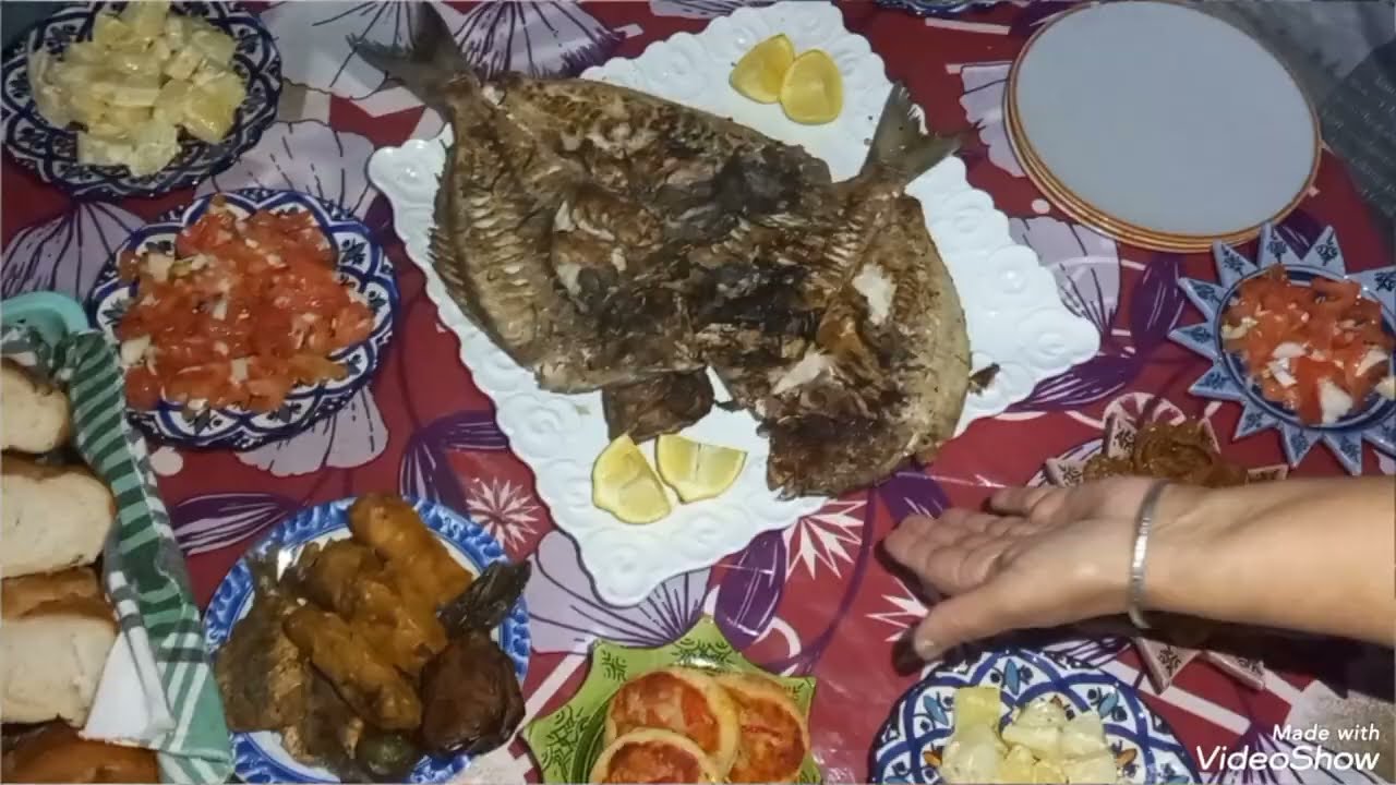 سمك مشوي بطريقة سهلة وشهية المذاق بمكونات بسيطة في مائدة رمضان المبارك 