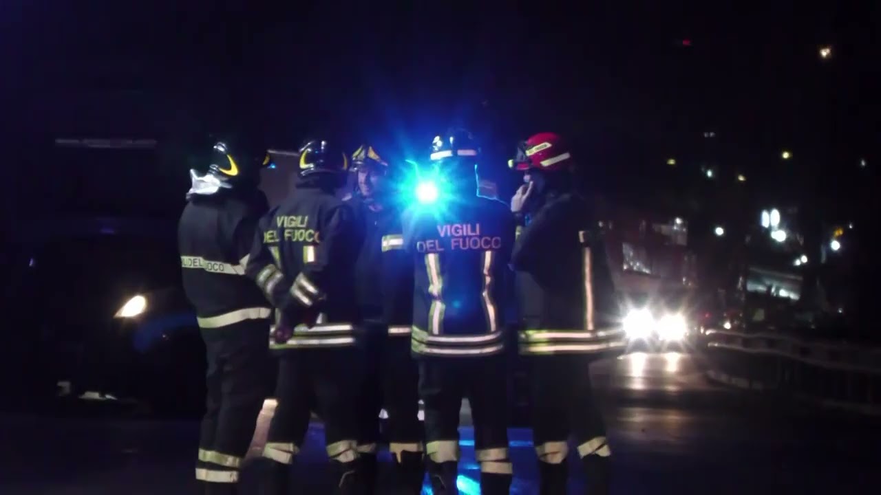 Auto contro un albero, morti 4 giovani nel Tarantino: uno aveva festeggiato il compleanno