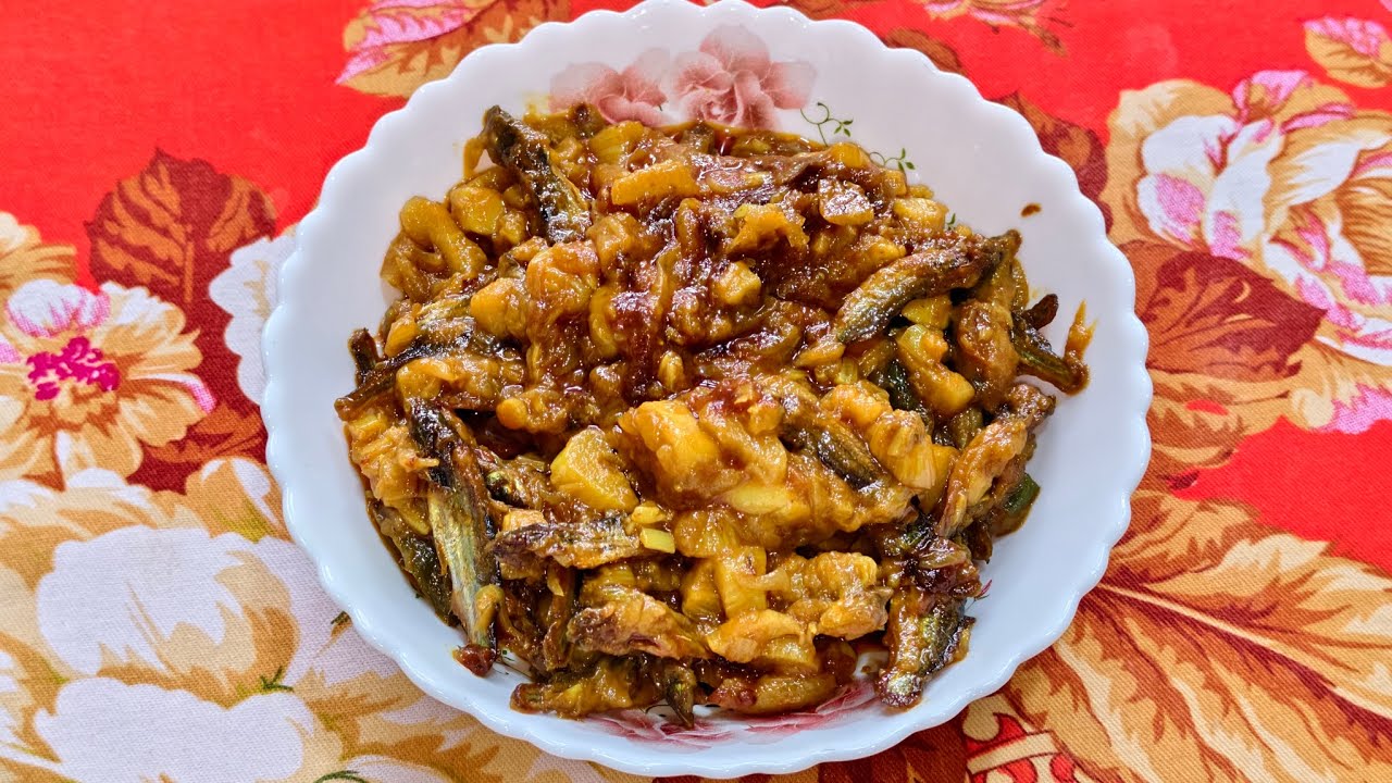 টেংরা মাছের শুটকি ভুনা রান্না।
