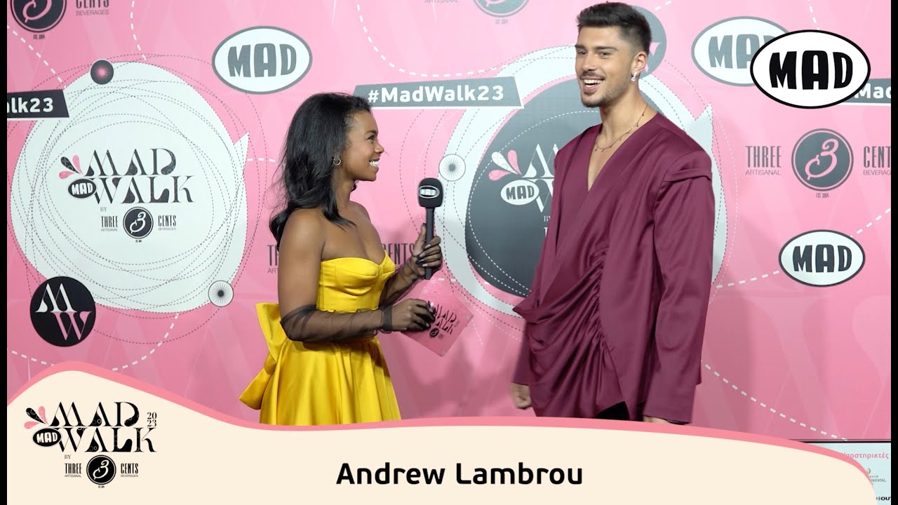 O Andrew Lambrou στο Red Carpet του MadWalk 2023 by Τhree Cents