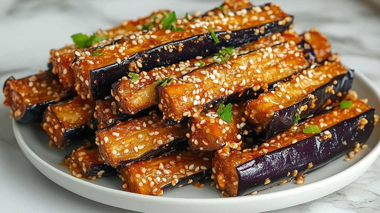 Die Aubergine, die alle verr&uuml;ckt macht! Das beste Auberginenrezept! Knusprige gebackene Auberginen