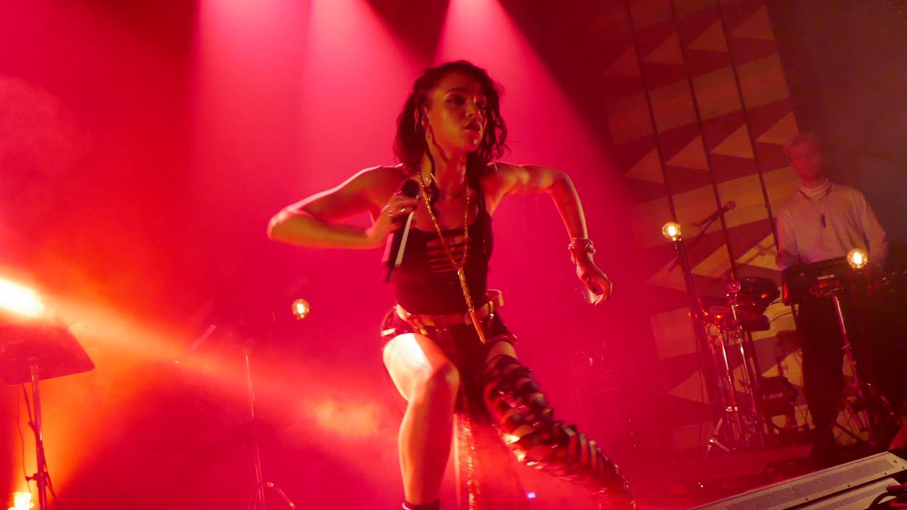 FKA Twigs - Hide LIVE HD (2014) Los Angeles Regent Theater