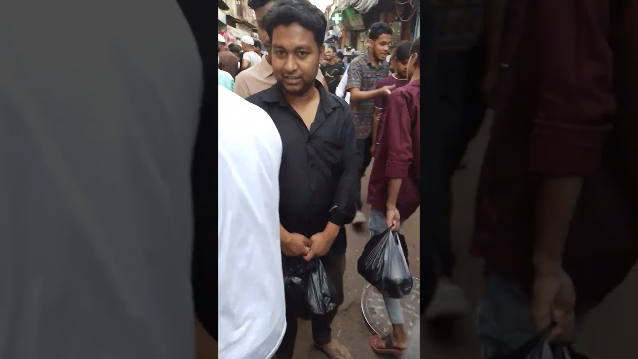 Mombai.dharavi.qaderi.moydai.iftari.halchal.