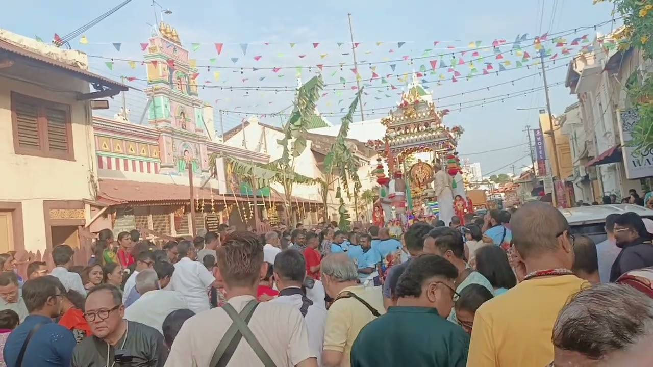 Muruga peruman Velli rathattil purappadu frm poiyatha Vinayagar Moorthy kuil to sannasi Malai kuil 