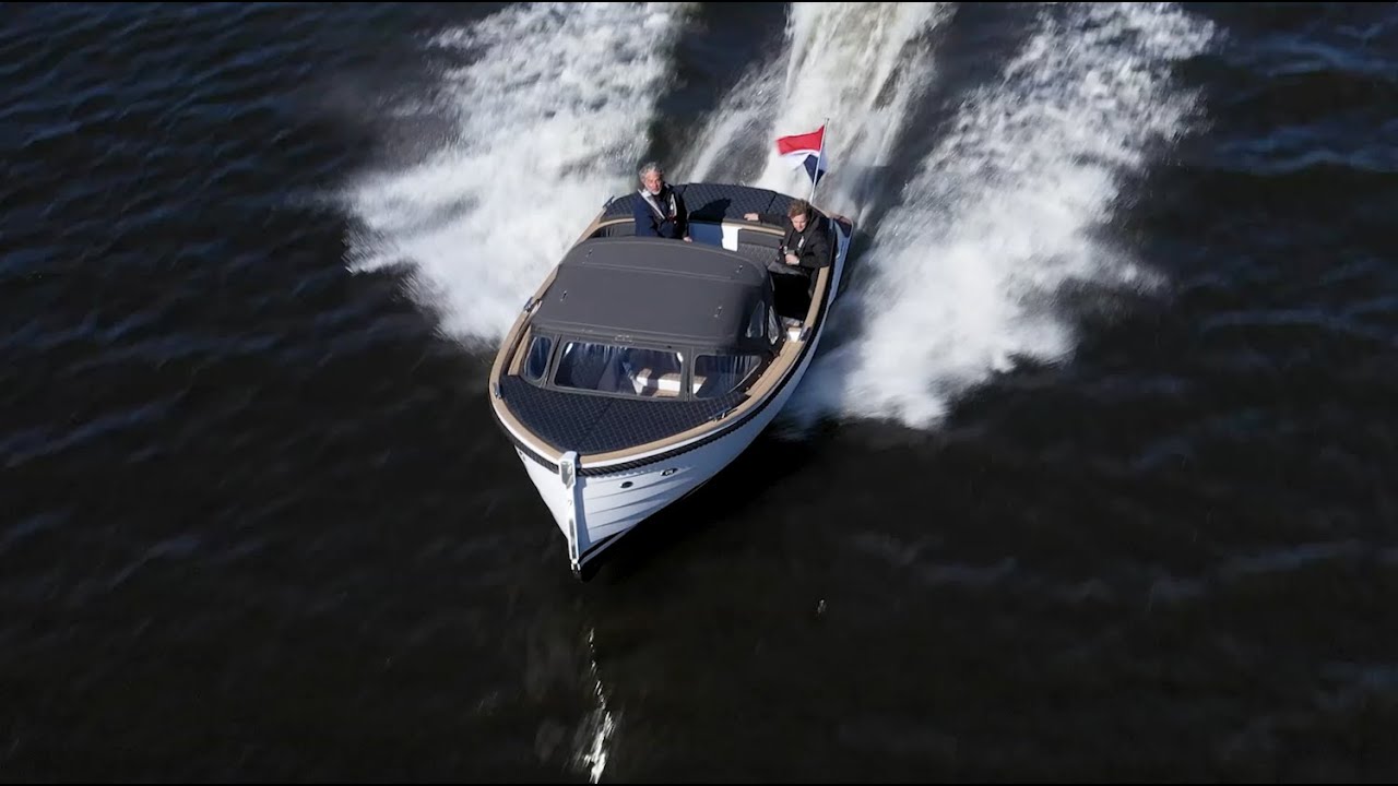 Waterspoor 717 Outboard met Suzuki DF 140