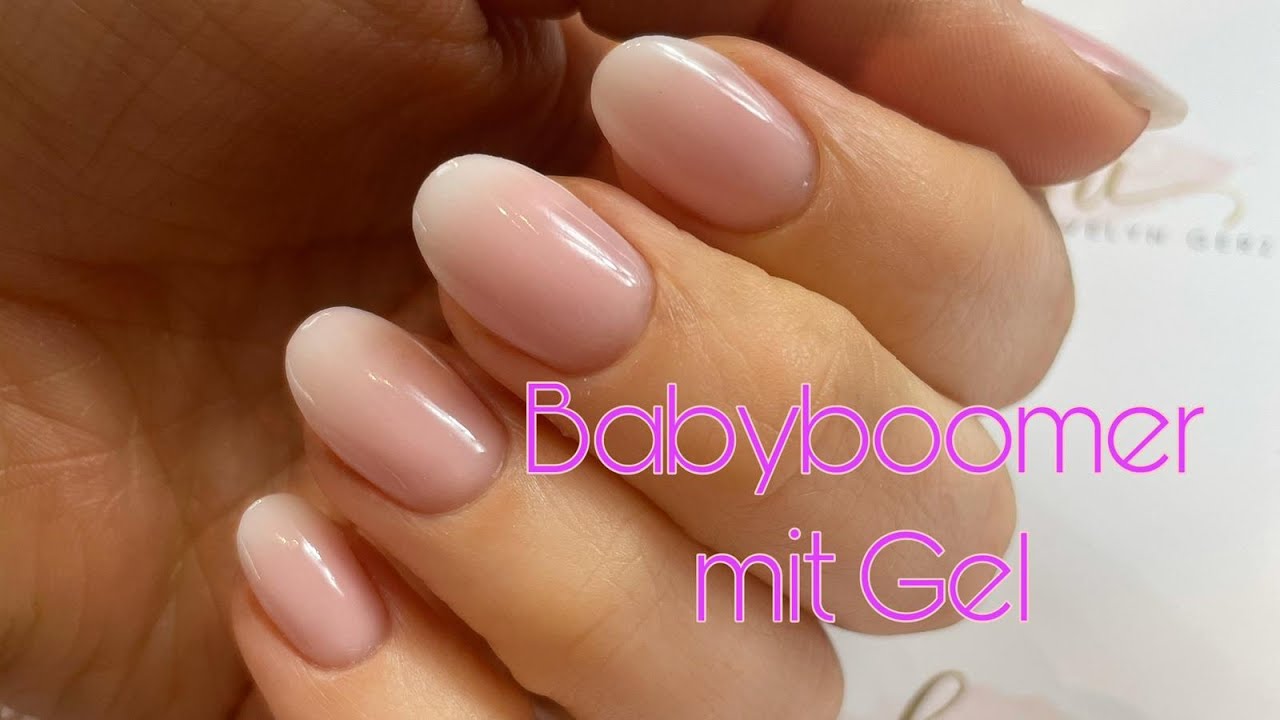 Gelnägel Babyboomer an kurzen Nägeln