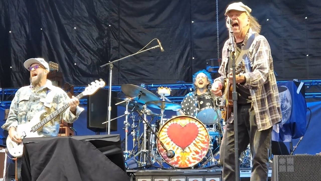 Neil Young and The Chrome Hearts - Tiøren, Copenhagen - June 22, 2025