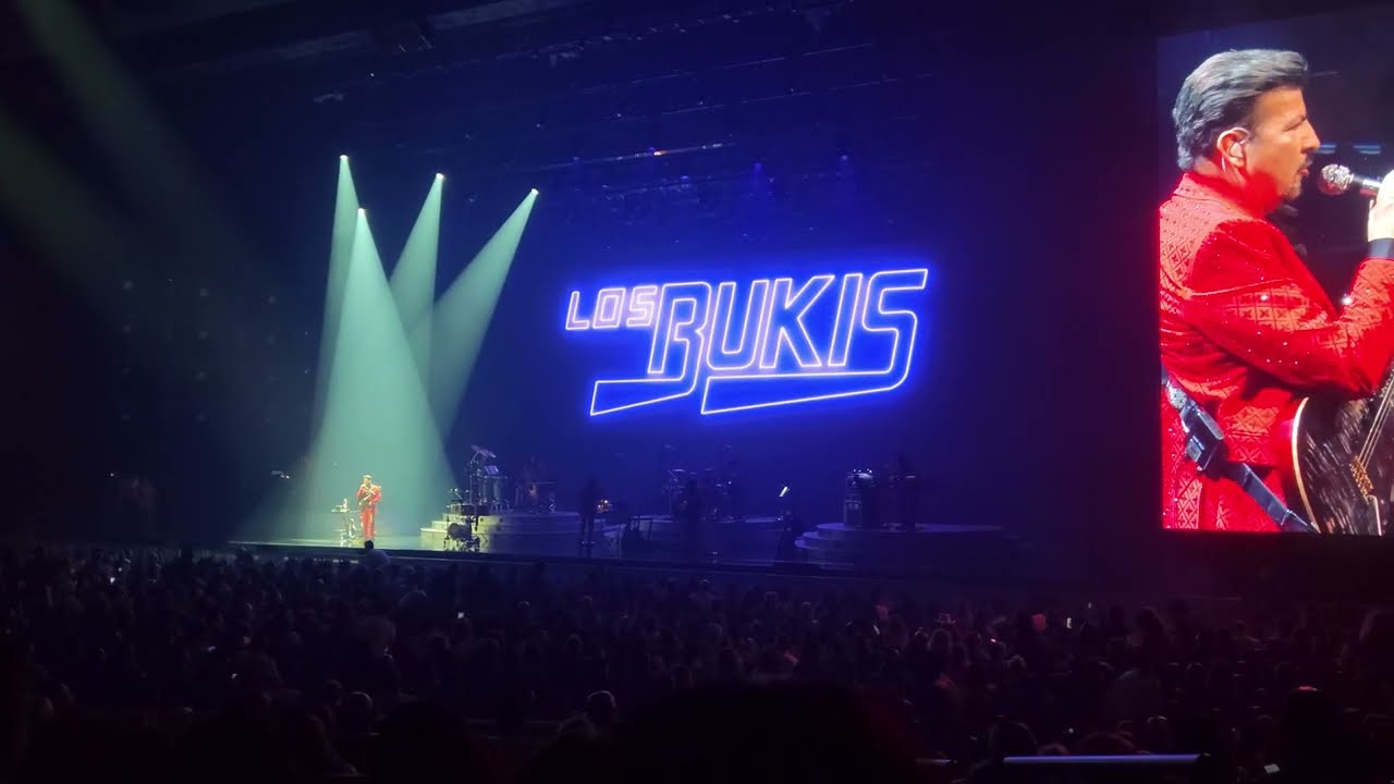 Live: Los Bukis - Medley/Mi Ironia/Mi Pobre Corazón/Mi Mayor Necesidad/Mix el Poder del Buki - Vegas