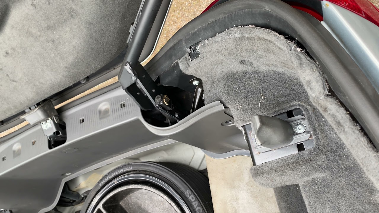 Замена заднего фонаря Mercedes SL350