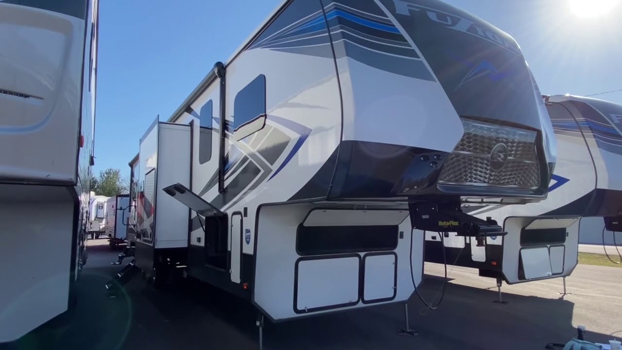 2021 Fuzion 427 Luxury Fifth Wheel Toy Hauler Tour | Tri State RV, Anna IL