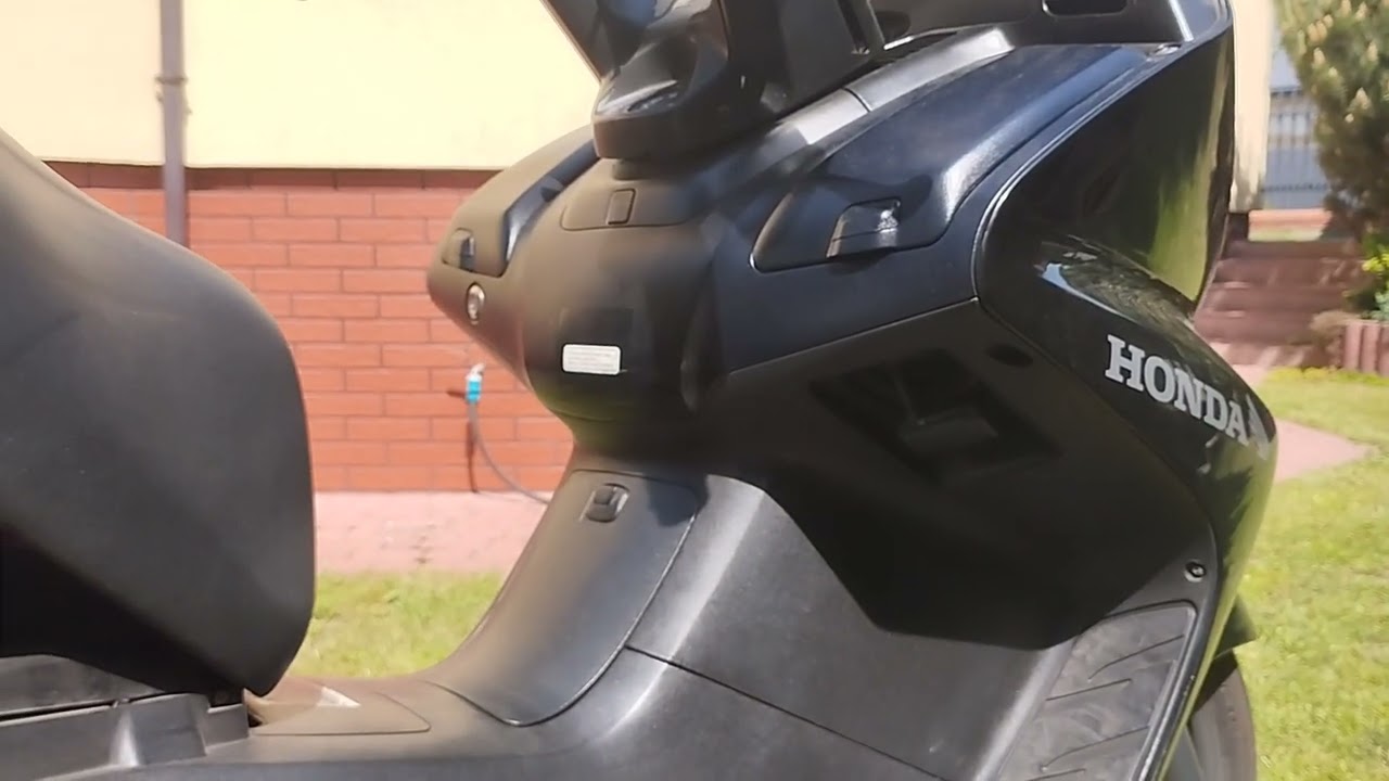 Honda Silver Wing  FJS 400 Skuter scooter