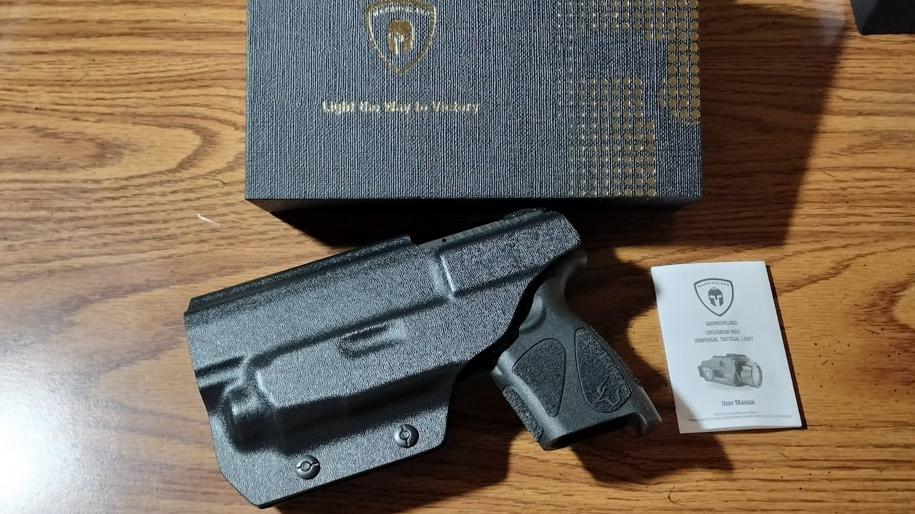 Комплект из кобуры Warriorland Taurus G2S, G2C, G3C из кайдекса и фонарика Crossbow