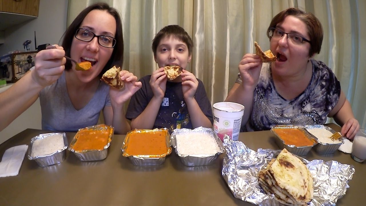 Индийская лепёшка наан с курицей в сливочном масле и чесноком | Gay Family Mukbang (먹방) — шоу о еде