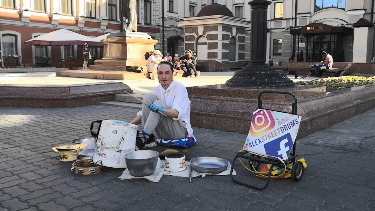Super percussionist (street drums performance) - Уличные барабаны