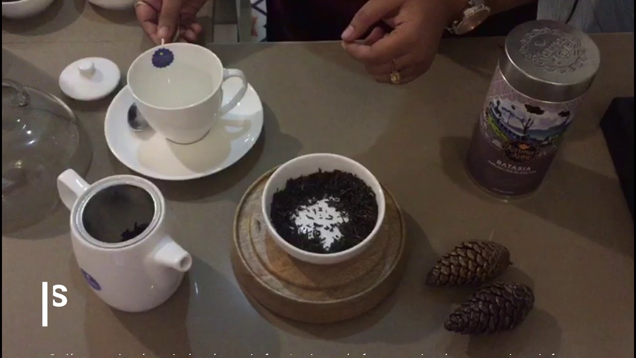 Darjeeling tea brewing video