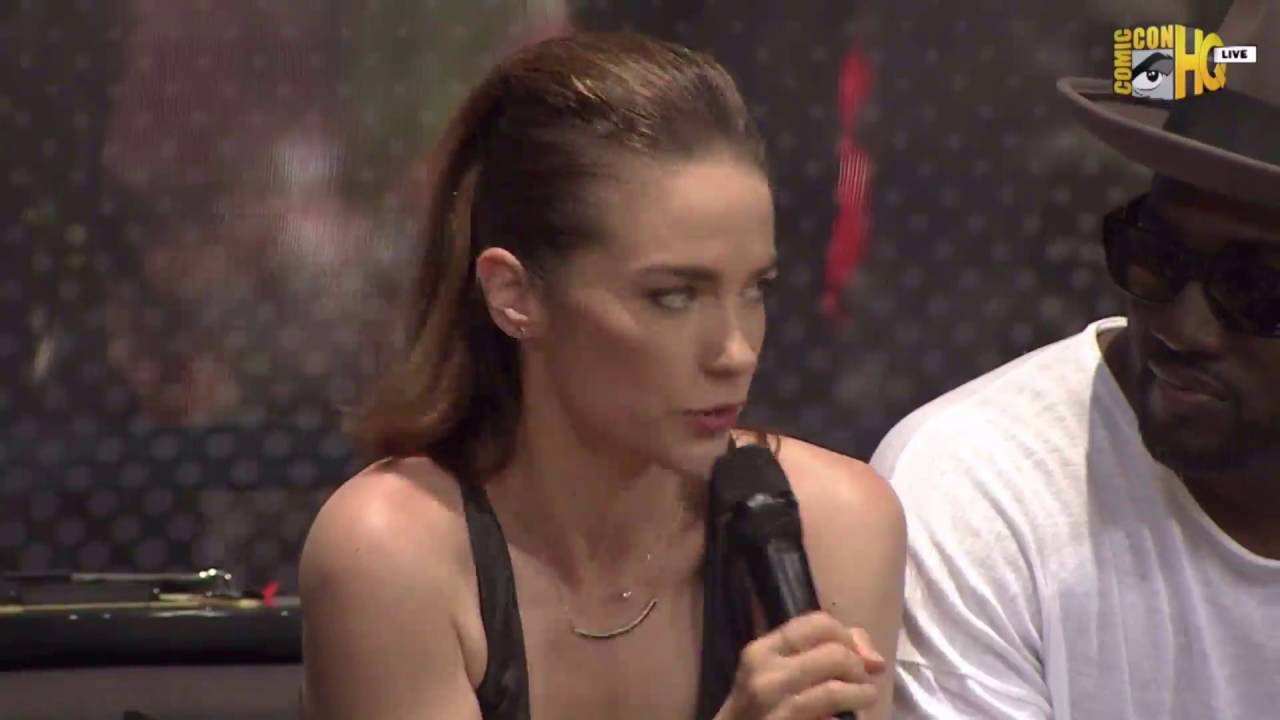 Wynonna Earp Comic-Con HQ Interview