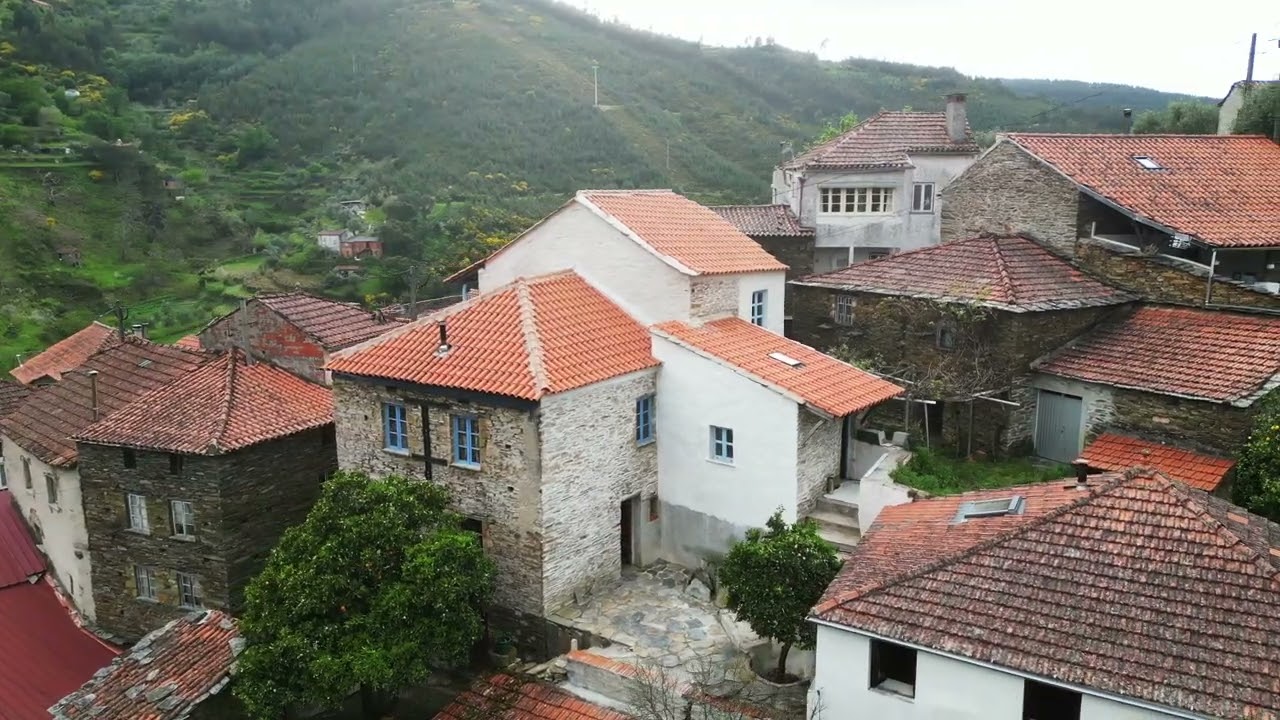 Authentic Schist House with Patio in Benfeita | Casa de Xisto com Pátio em Benfeita