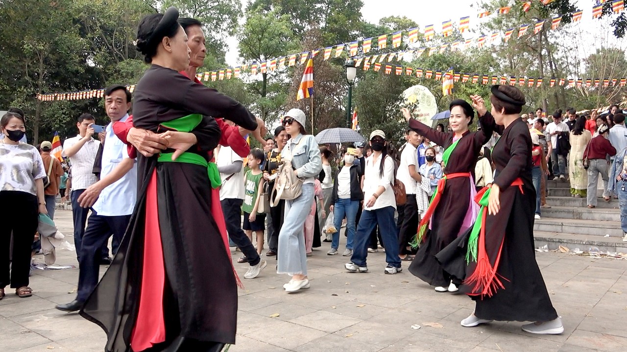 BÀI TANGO CHO EM / NIỀM VUI  YÊU QUAN HỌ  TẠI HỘI LIM
