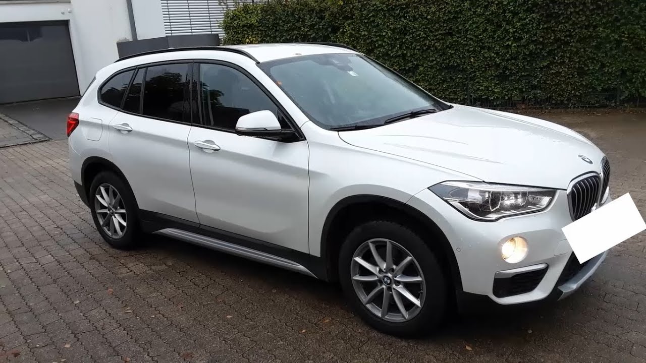 2018 BMW X1 sDrive20i startup, engine and in-depth tour