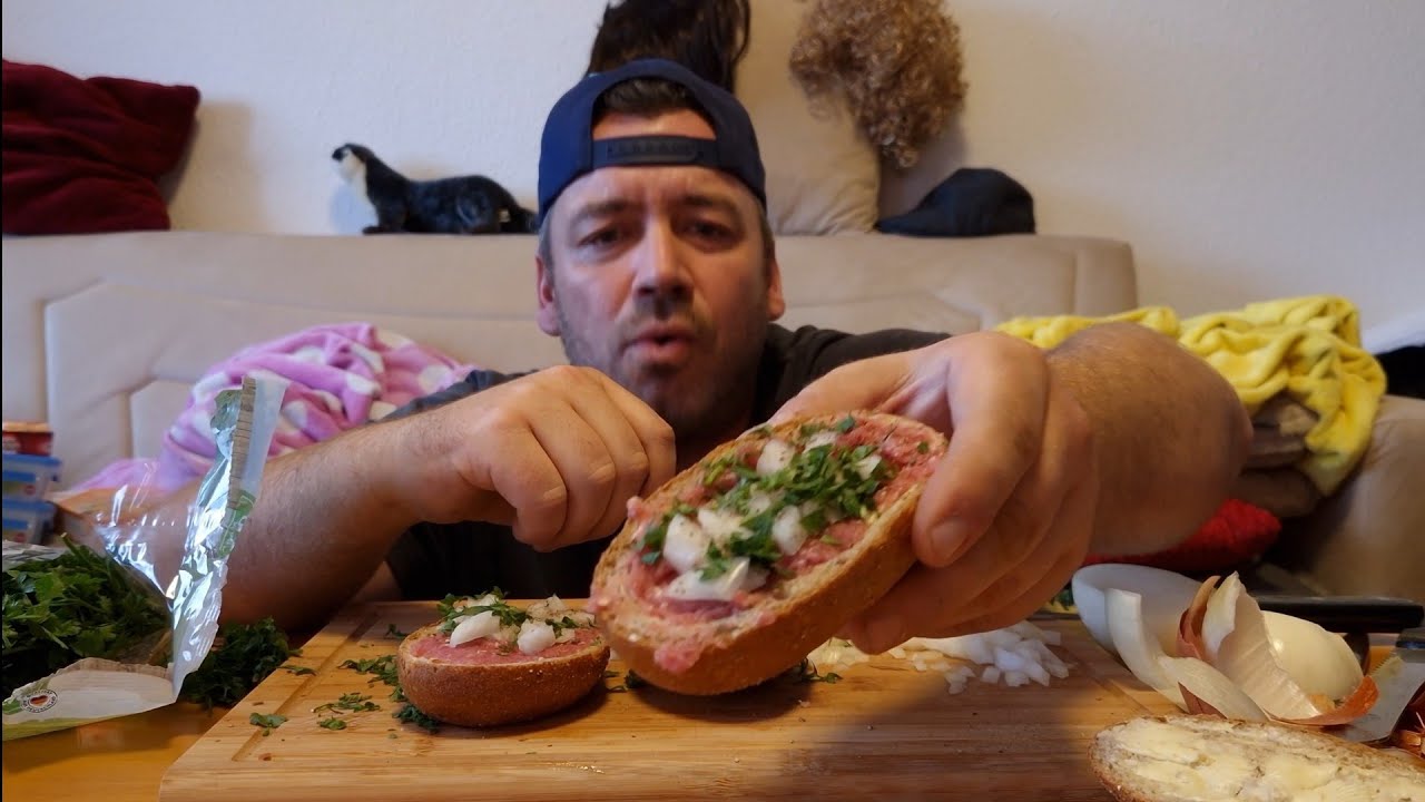 Mettbrötchen mit frischen Zwiebeln + Grünzeug für die Girls /Maurerfrühstück/ MUGBANG