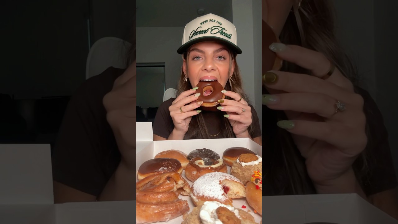 CRISPIEST DONUTS FROM KRISPY KREME 🍩✨ #donutmukbang #asmrfood #crispymukbang #donutlover