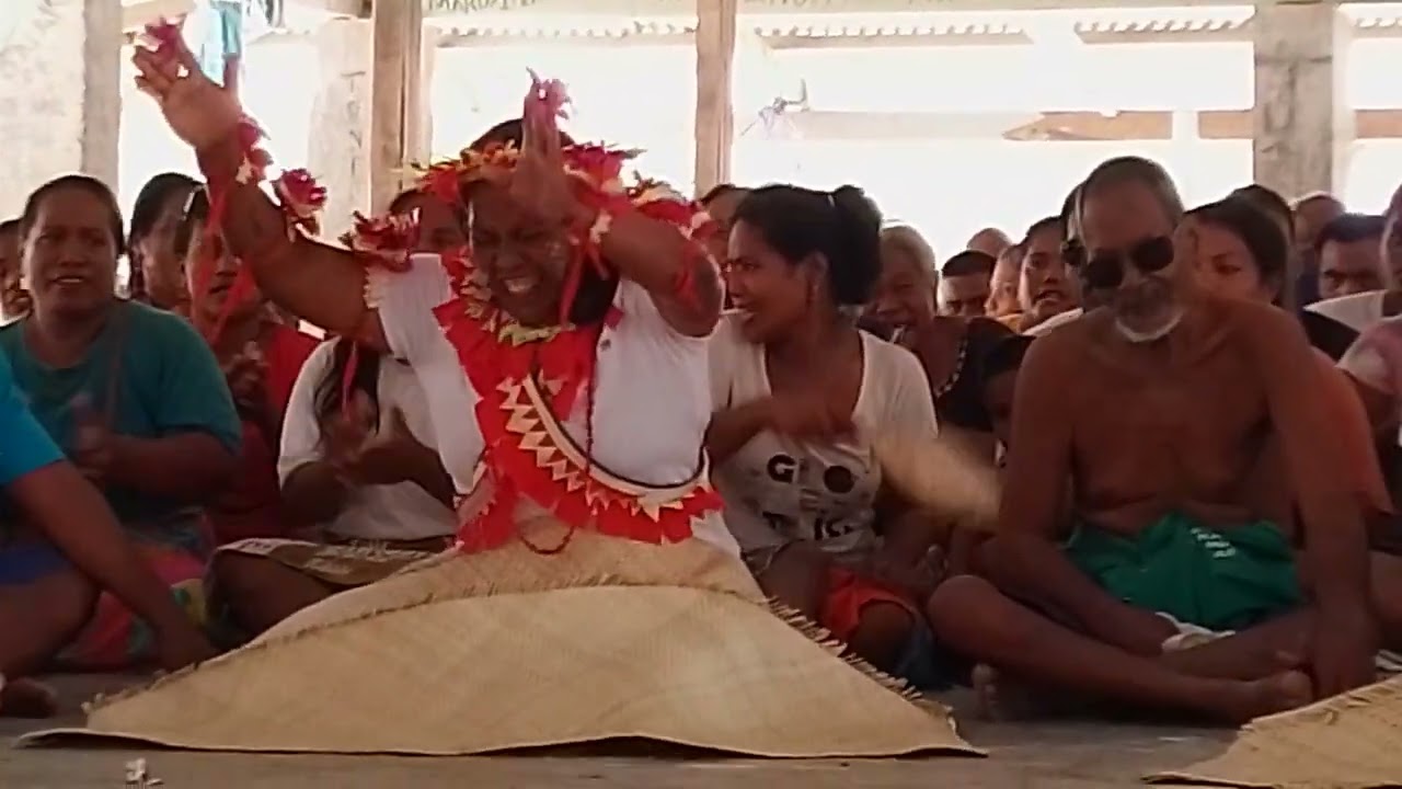 Creative Dancing from MARAKEI ISLAND, KIRIBATI