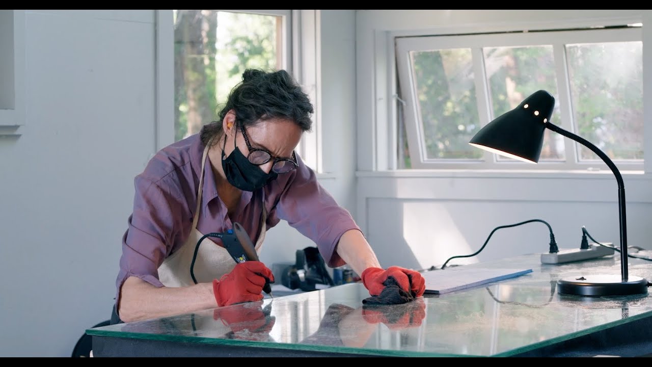 Ирис Хаусслер — Разделённые небеса