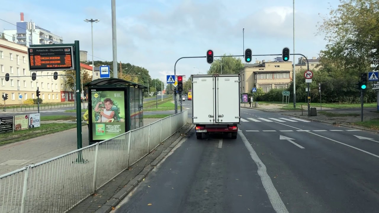 Skręt w lewo i zakaz wjazdu B-5 z Turbo Pabianice