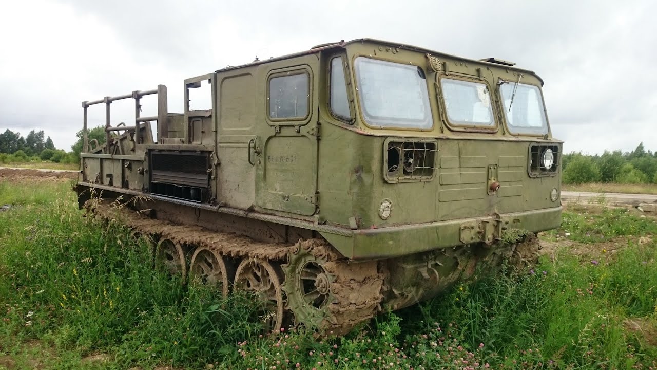 Гусеничный тягач АТС-59  доживает свой век на берегу реки. #АТС59