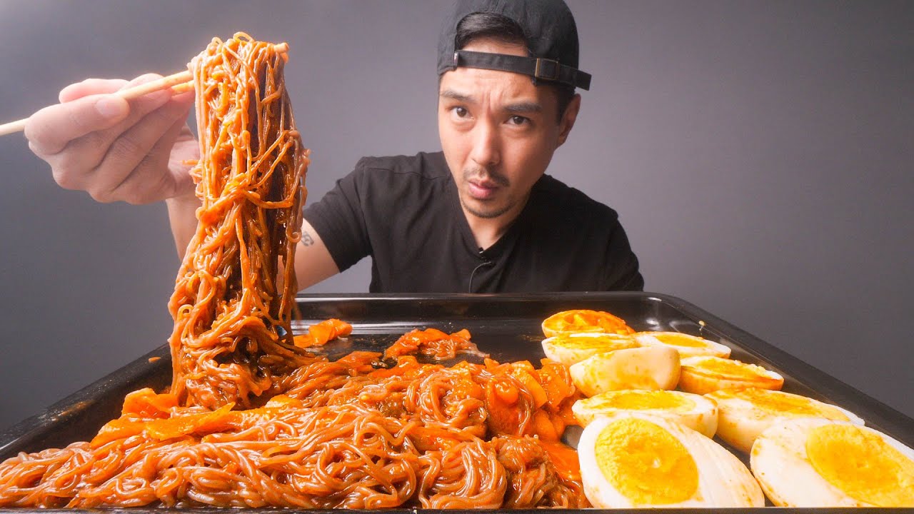 Korean YouTubers' Favorite Spicy Cold Noodles