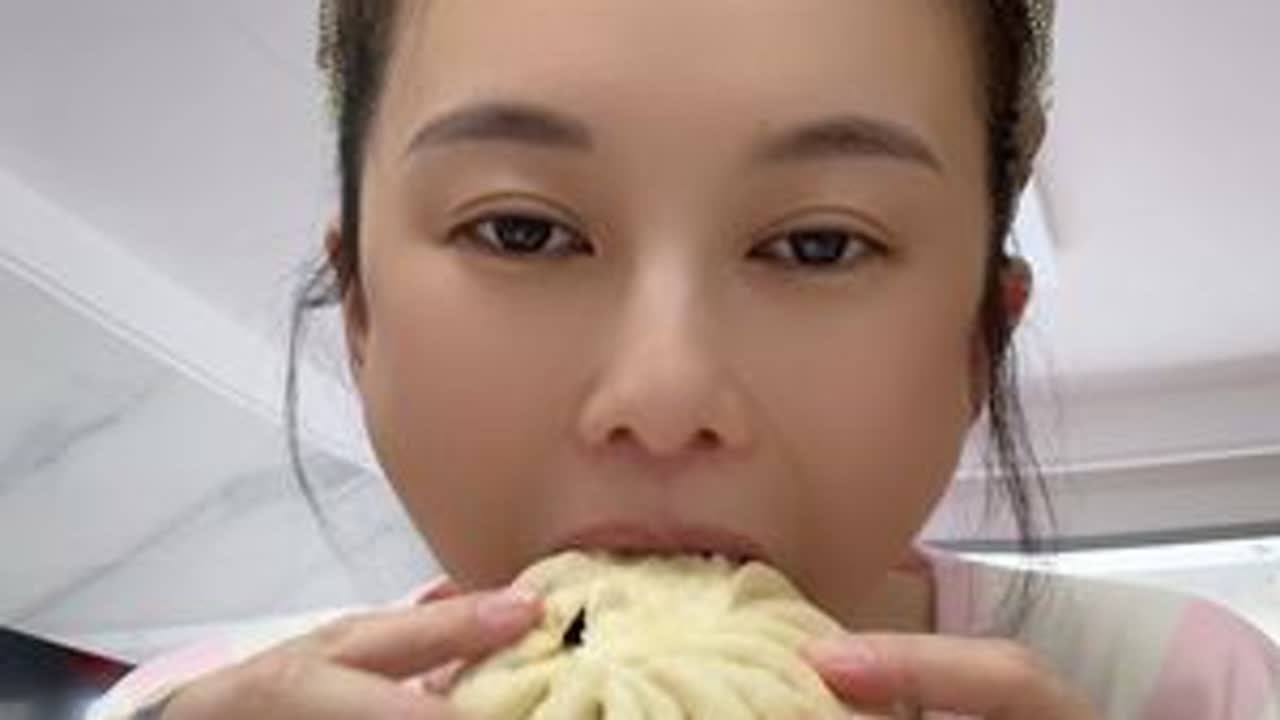 #皮薄馅多小肉包 #鲜肉包
