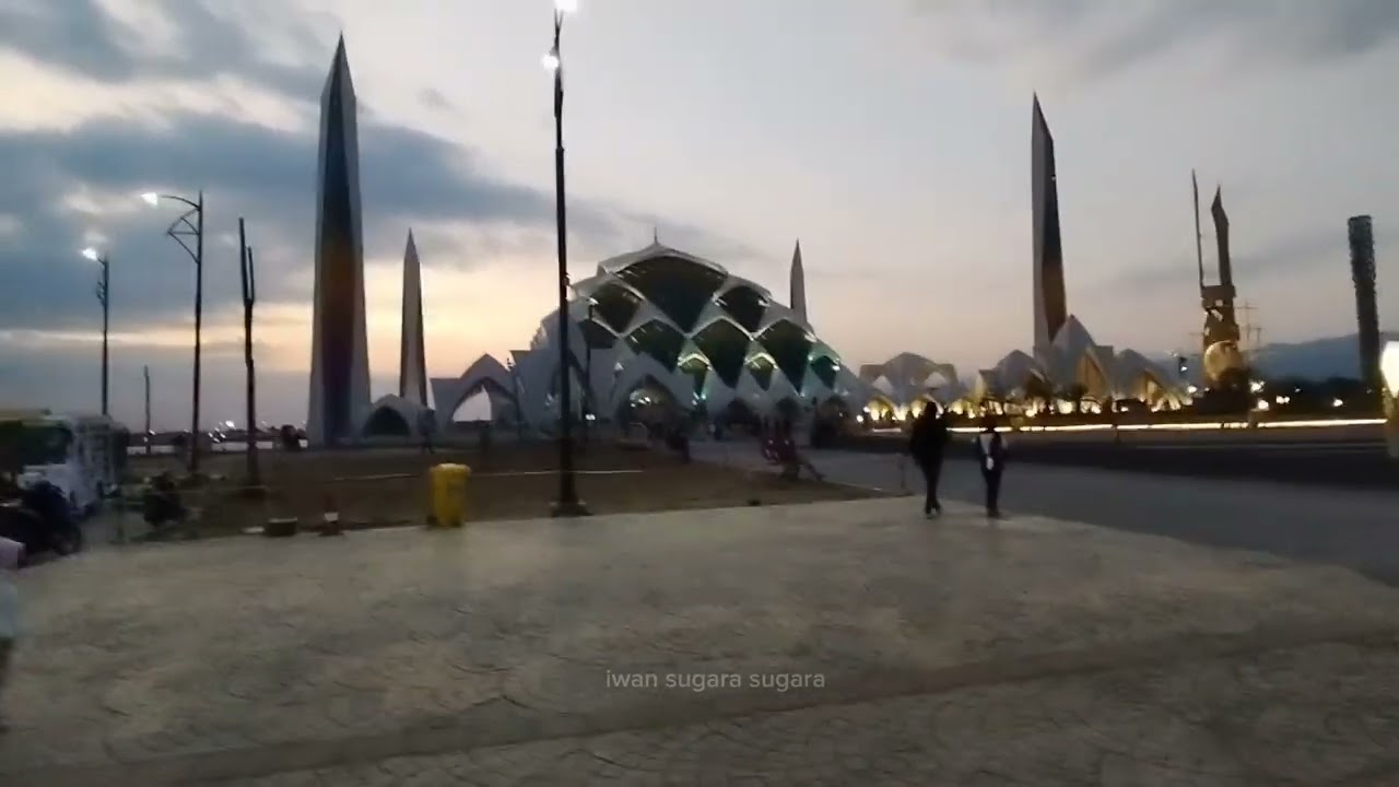 masjid al _ jabar bandung. melihat di sore hari dan di malam hari. jl. Derwati. Jl. Stadion GBLA