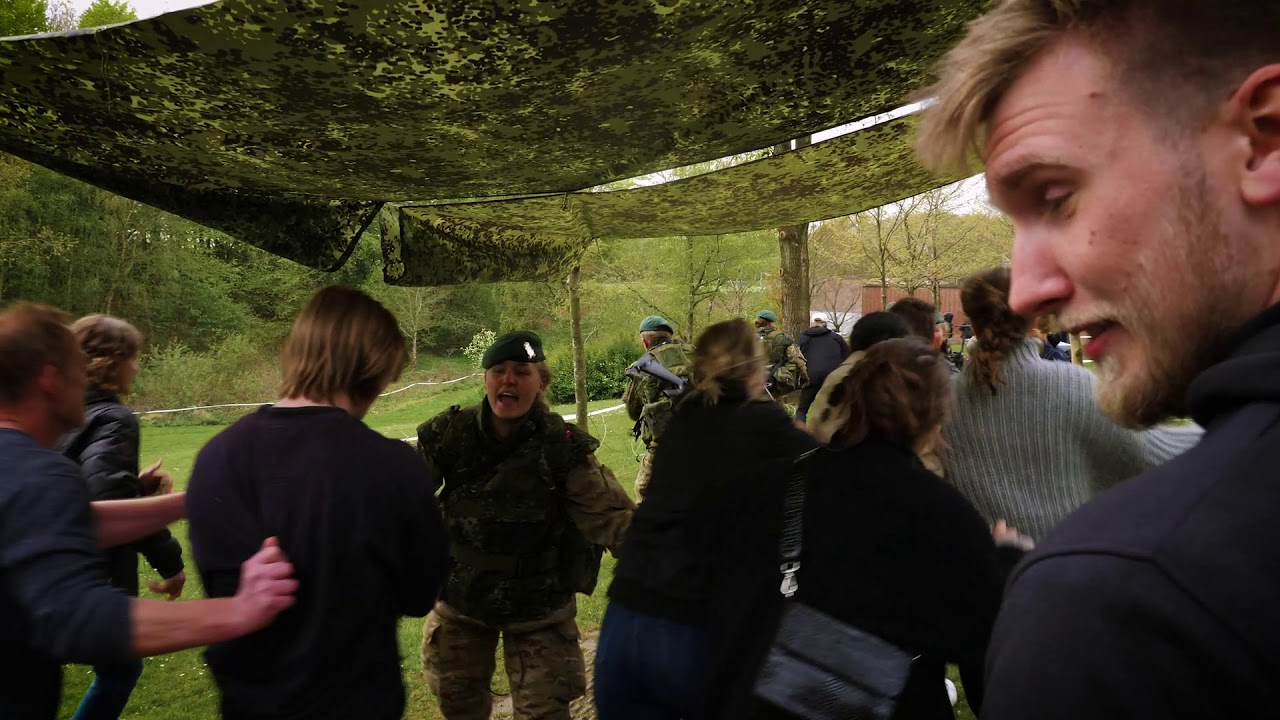 I kamp mod millit&aelig;ret p&aring; Varde Gymnasium