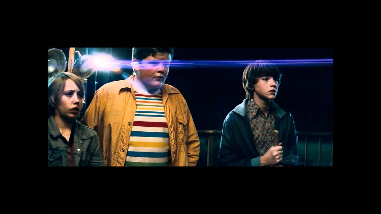 Super 8 Train Crash HD