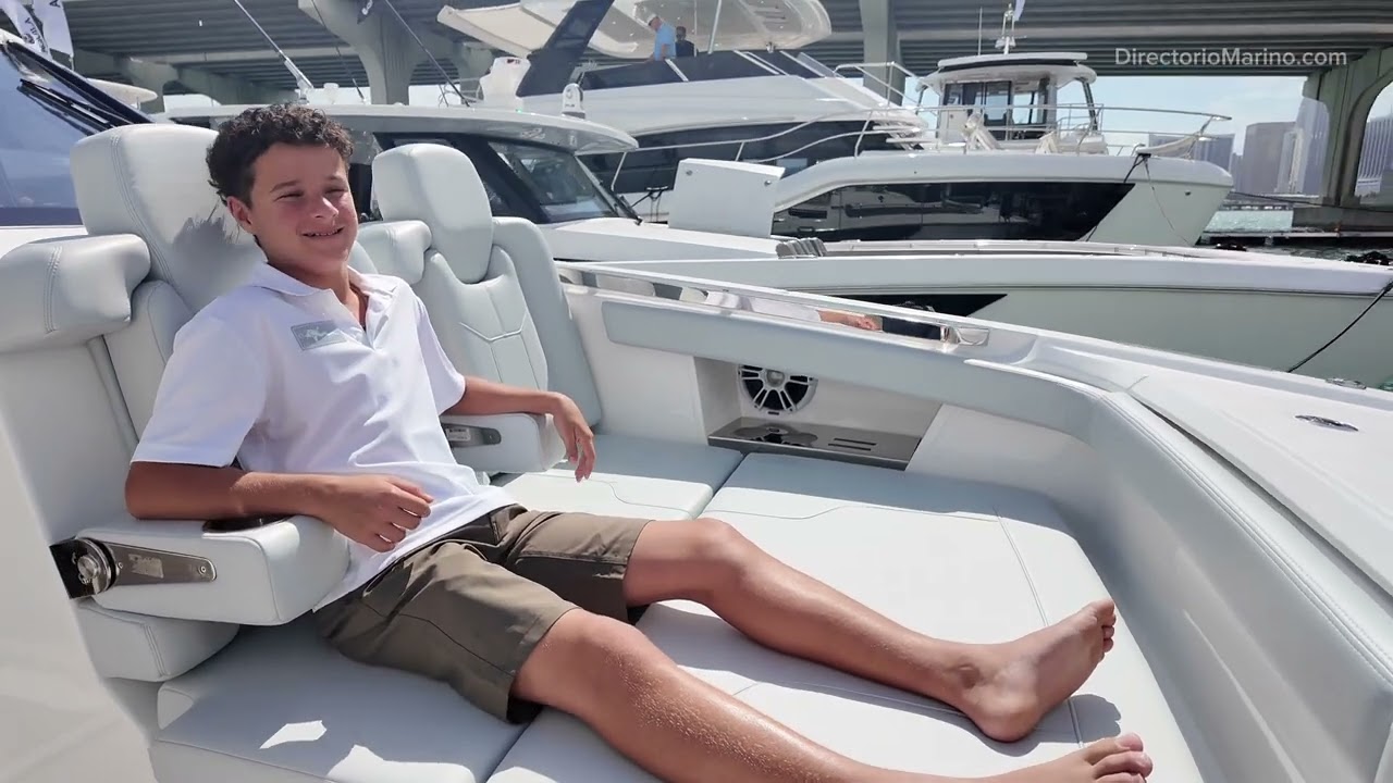 Miren este Catamaran Aquila 42
