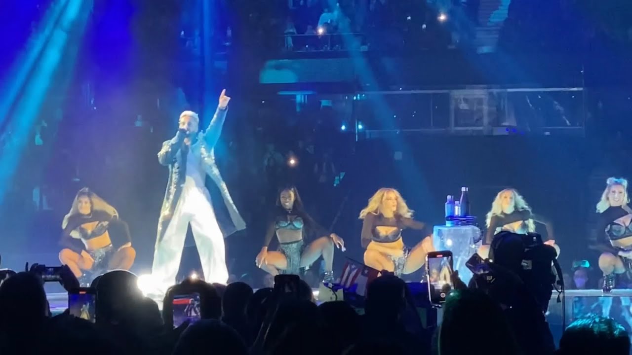 Maluma - Intro/Hawái (Live in Chicago 2021)