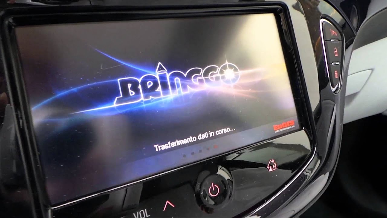 Intellilink: come funziona il sistema in car di Opel Adam