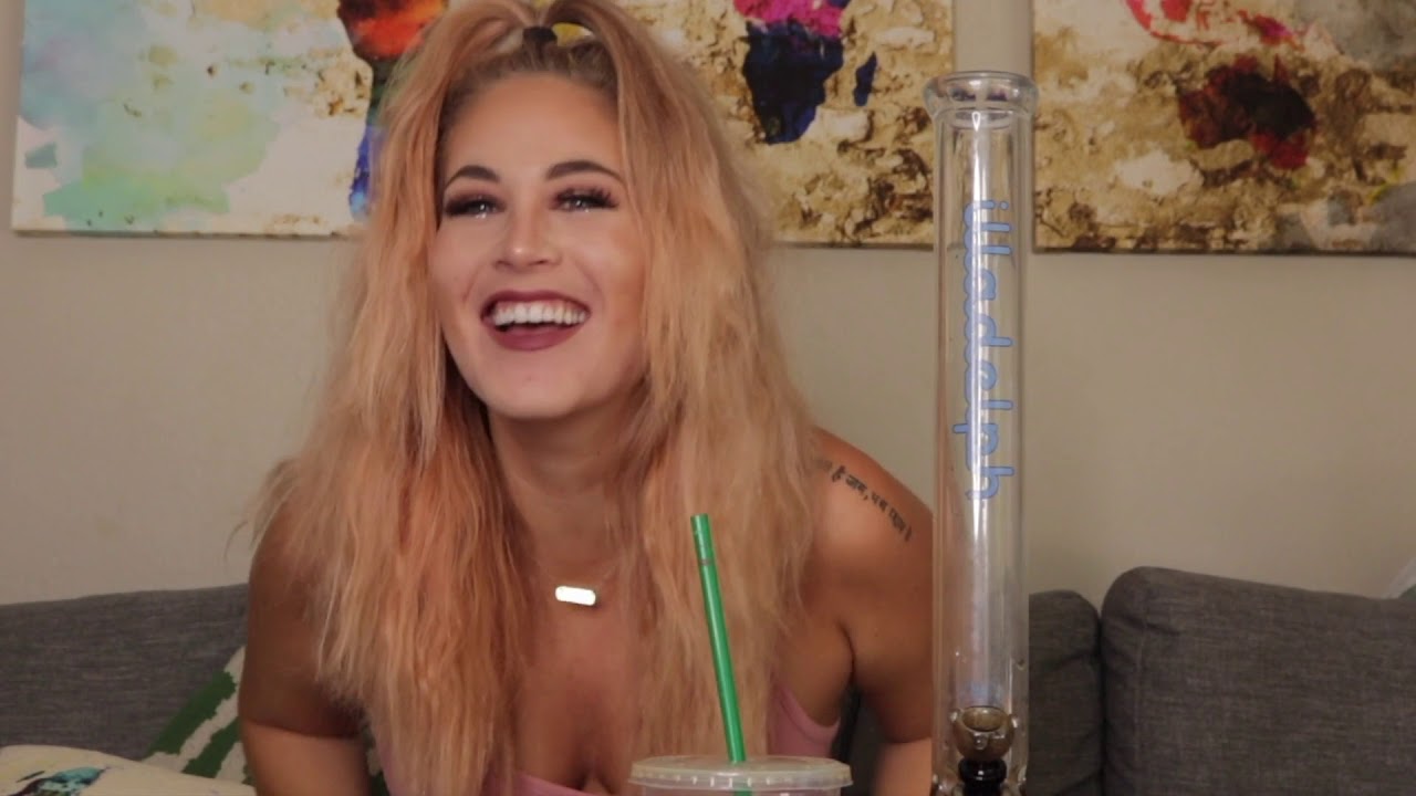 NEVER HAVE I EVER STONER GIRL EDITION