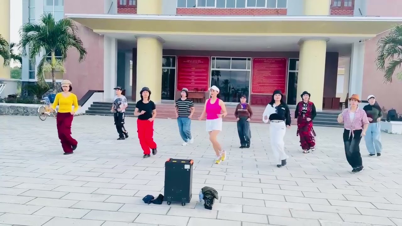 28 tháng chạp giáp tết 2025