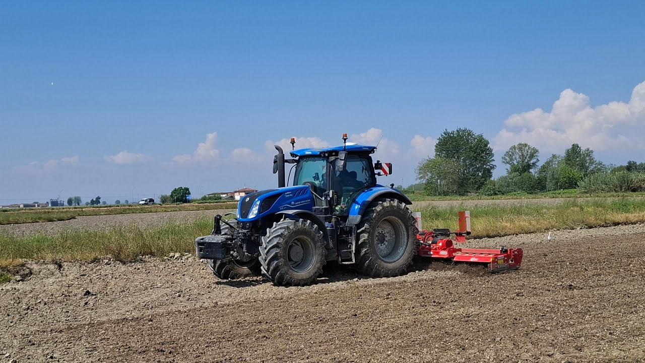 NEW HOLLAND T7 300: Erpicatura con erpice Maschio Gaspardo Gabbiano #agricoltura #tractors