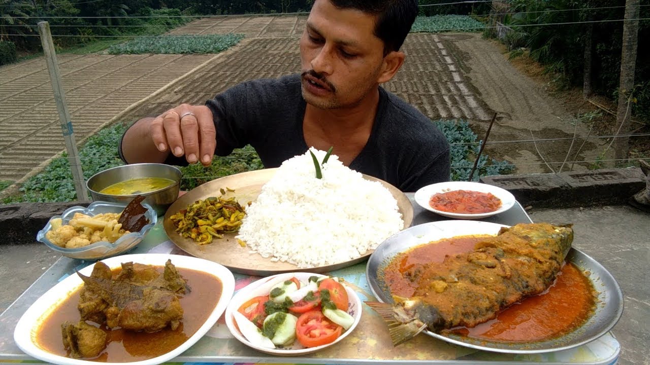 Eating Big Rice with Full American Fish Curry - Chicken - Vegetables - Indian Food Eating Show