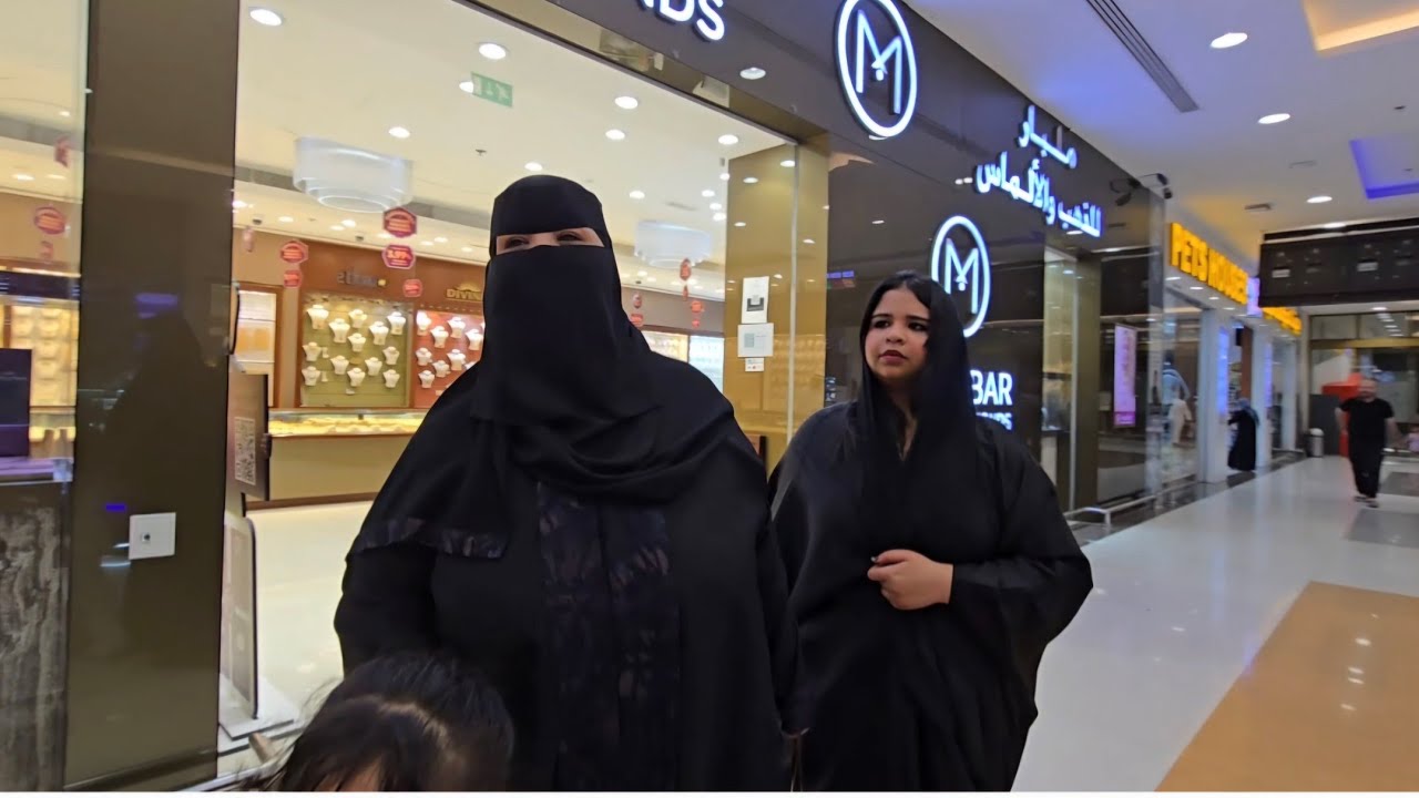 مشتريات الشهر من اكثر من مكان