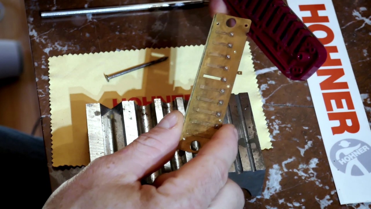 Tuto 6 : Comment remplacer une lame sur un Harmonica Hohner ?