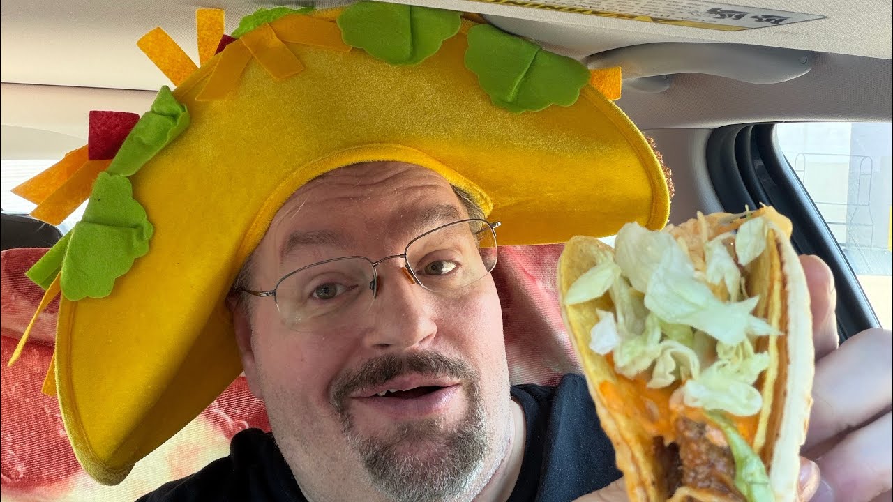 What’s New : Taco Bell ™️ Volcano cheesy Gordita crunch 