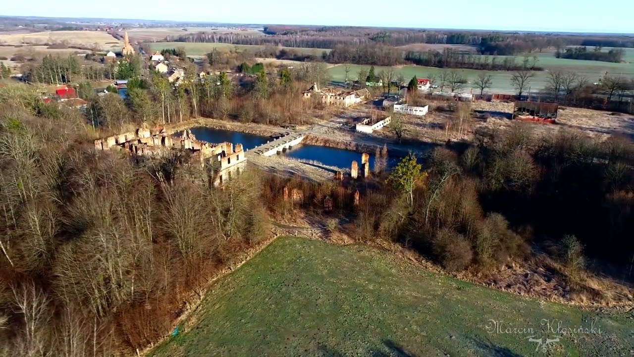 Ruiny Pałacu Rodu Dohnów w Słobitach