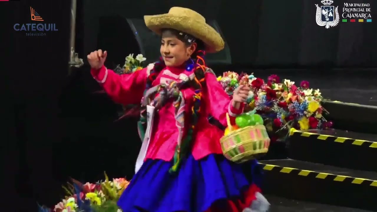 Candidatas a Reina Infantil del Carnaval en traje típico | Carnaval de Cajamarca