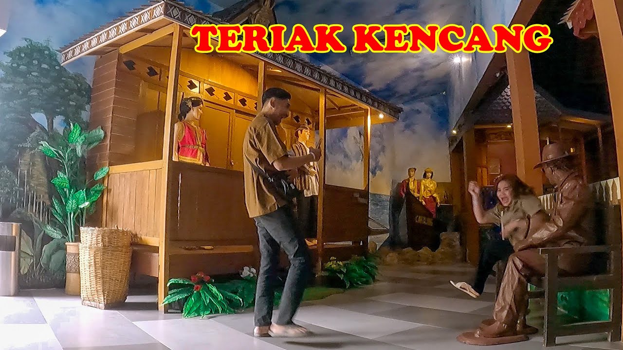 Super Gokil !! Jatim Park 1, Living Statue Prank, Human Statue Prank